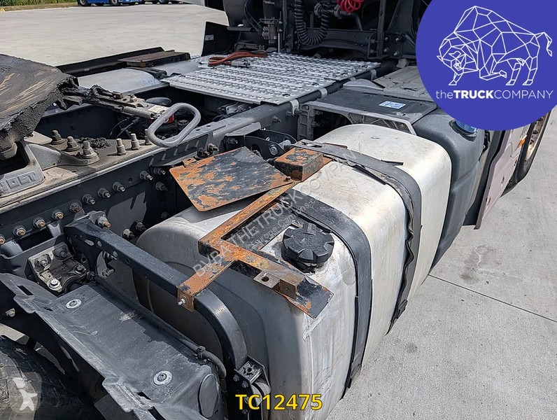 جرار Renault T 520