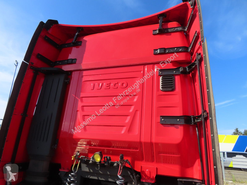 جرار Iveco S-Way 570 Intarder FZ.231