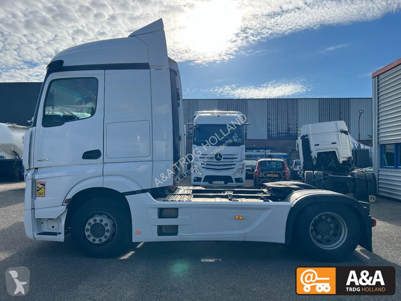 جرار Mercedes ACTROS 1845
