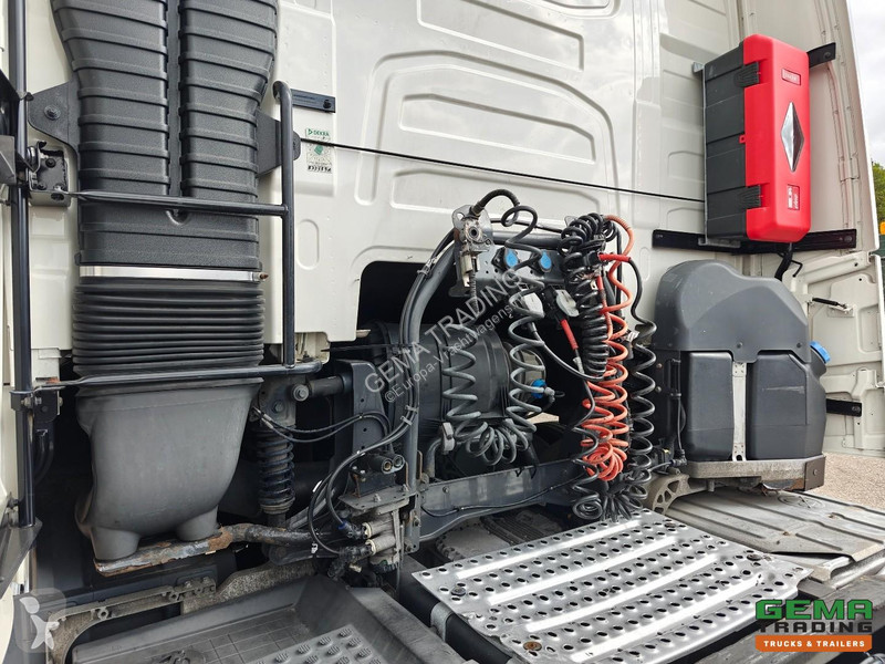 جرار Volvo 420 4X2 GlobeTrotter Euro 6B -...