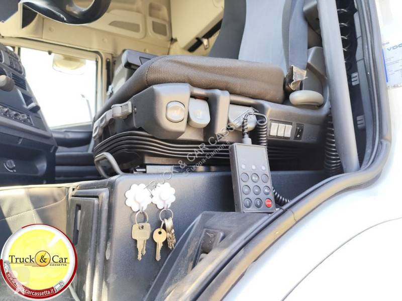 Iveco  tractor unit