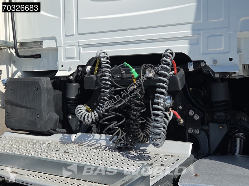 جرار DAF XF  NXF 4X2 2x Tanks ACC
