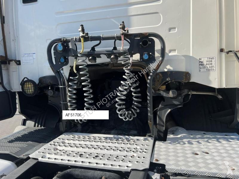 Влекач Scania R420/ MANUAL/ RETARDER/ LODÓWKA/...