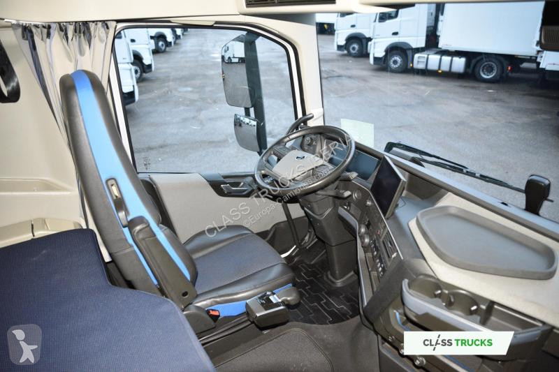 جرار Volvo 500 Globetrotter XL
