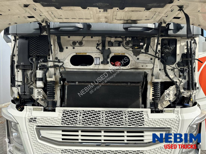 جرار Volvo 420 4x2 - 796.861km - Work remote