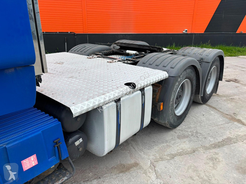 جرار Scania R620 6x4 GCW 78T / RETARDER /...