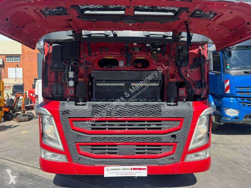 جرار Volvo