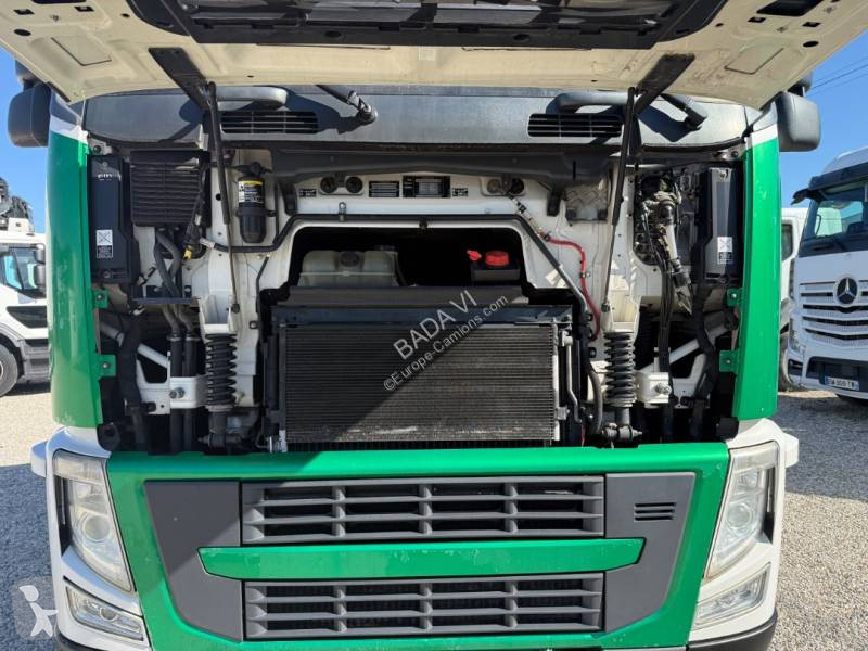 جرار Volvo