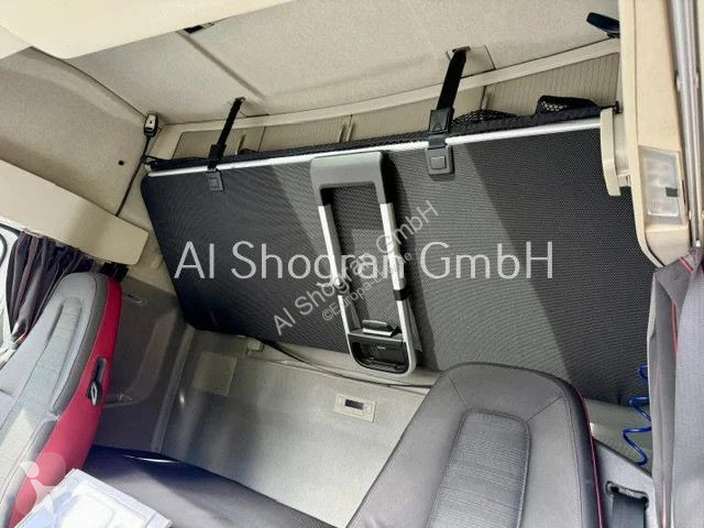 جرار Volvo 460 Globetrotter...