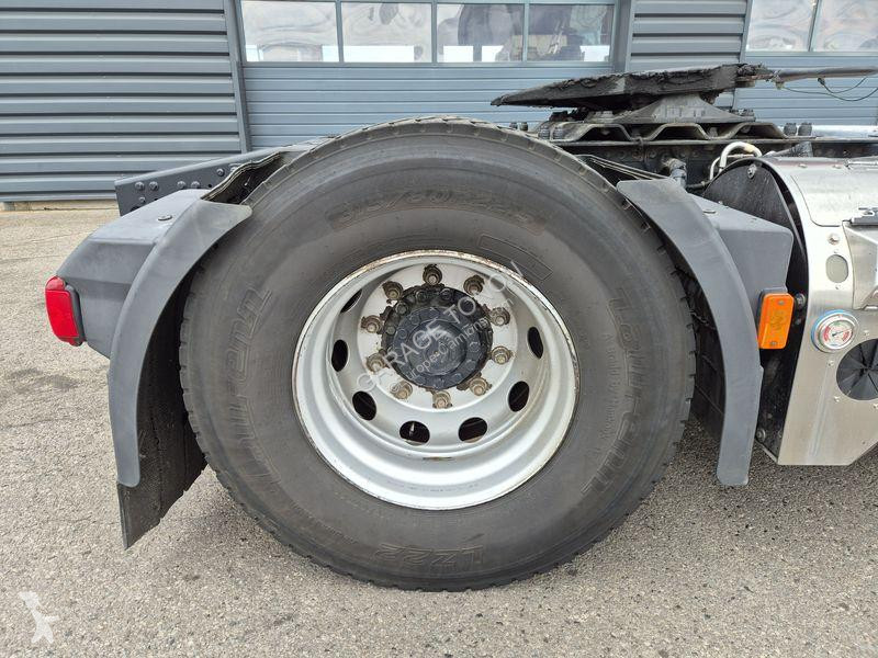 جرار Iveco 460 GNL / INTARDER