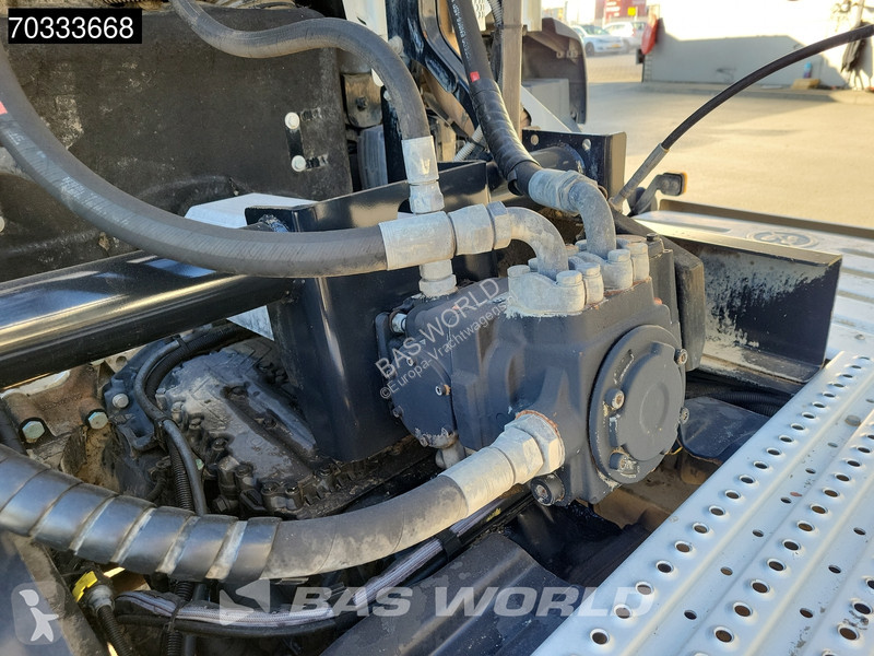 جرار MAN 33.500 6X4 M Hydraulik Concrete