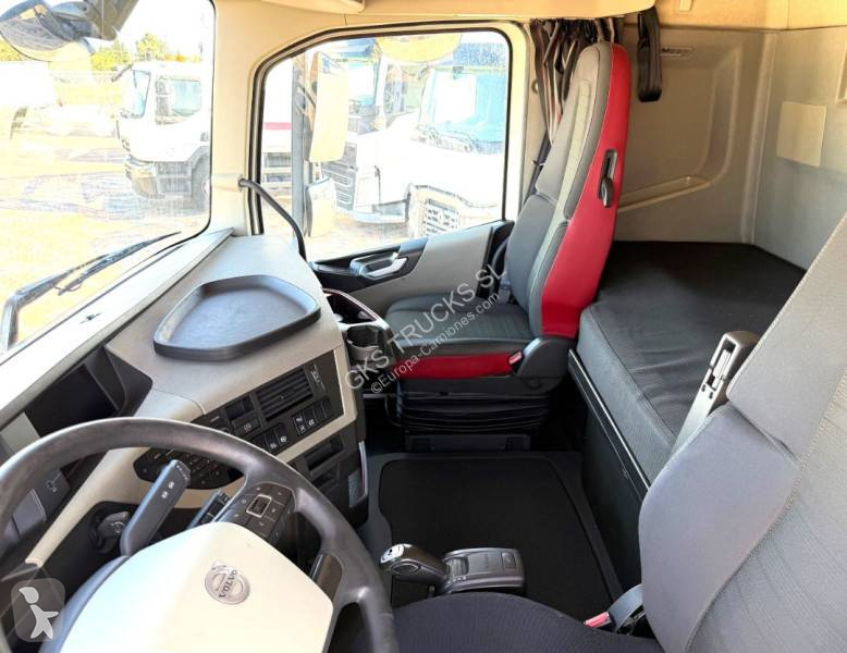 جرار Volvo