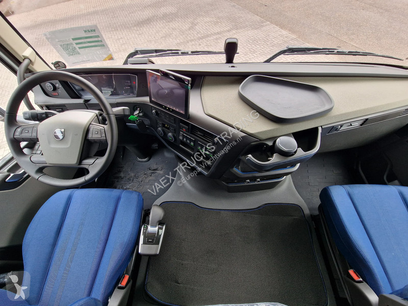 جرار Volvo 13500 Aero Globetrotter XL 4x2 - New...