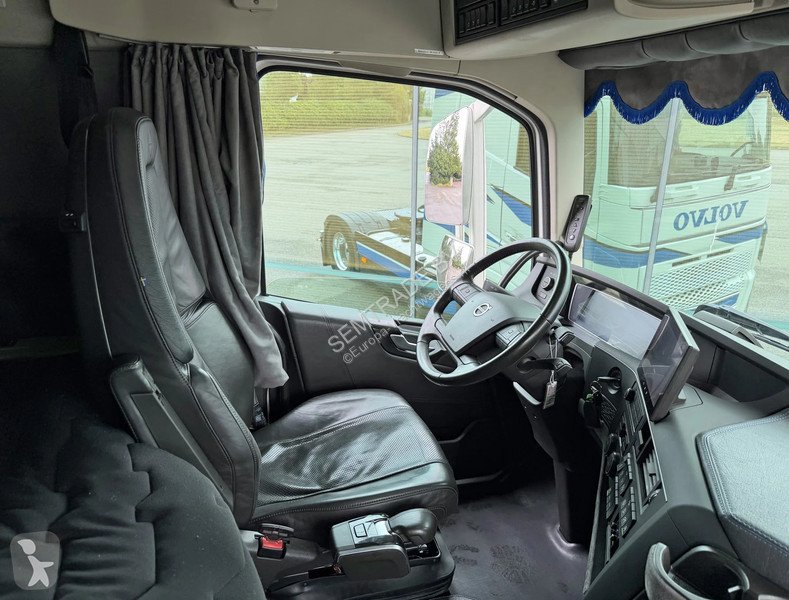Tracteur Volvo 13500 GLOBETROTTER ONLY 312.000...