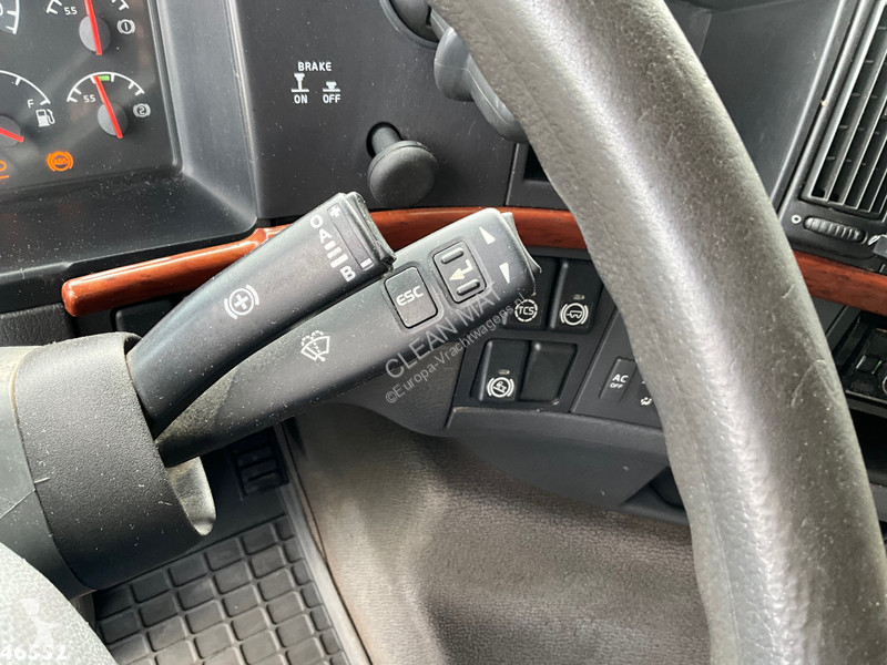Cabeza tractora Volvo 520 8x4 Euro 5...