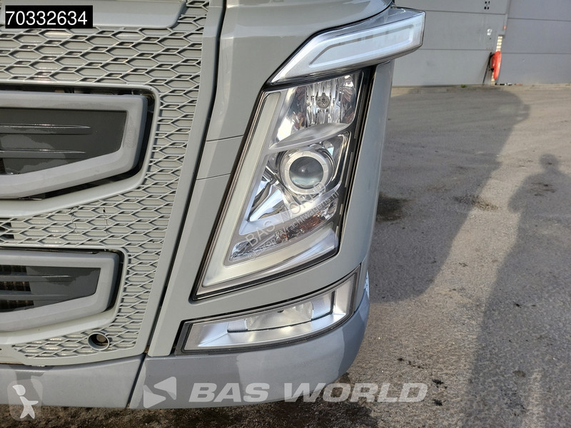 Trekker Volvo 460  4X2 ADR I-ParkCool ACC PTO