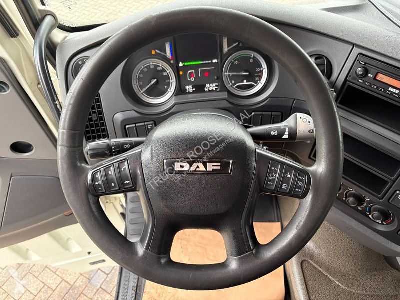 Cabeza tractora DAF 106460 + LEADING AXLE + 6X2...
