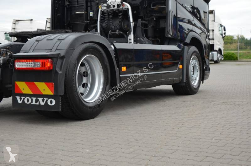 Тягач Volvo