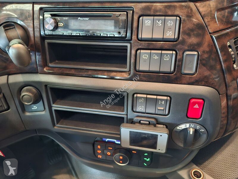 Cabeza tractora DAF XF 530