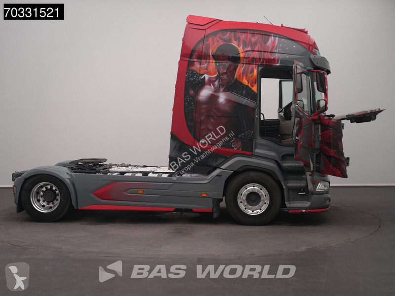 Cabeza tractora DAF + 530 + 4X2 Special!...