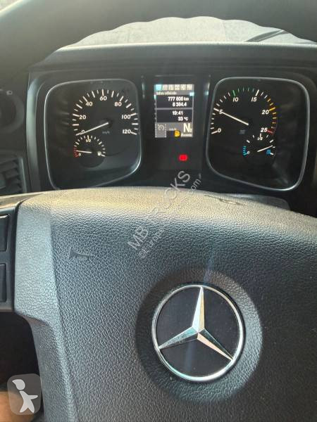 Cabeza tractora Mercedes 1843