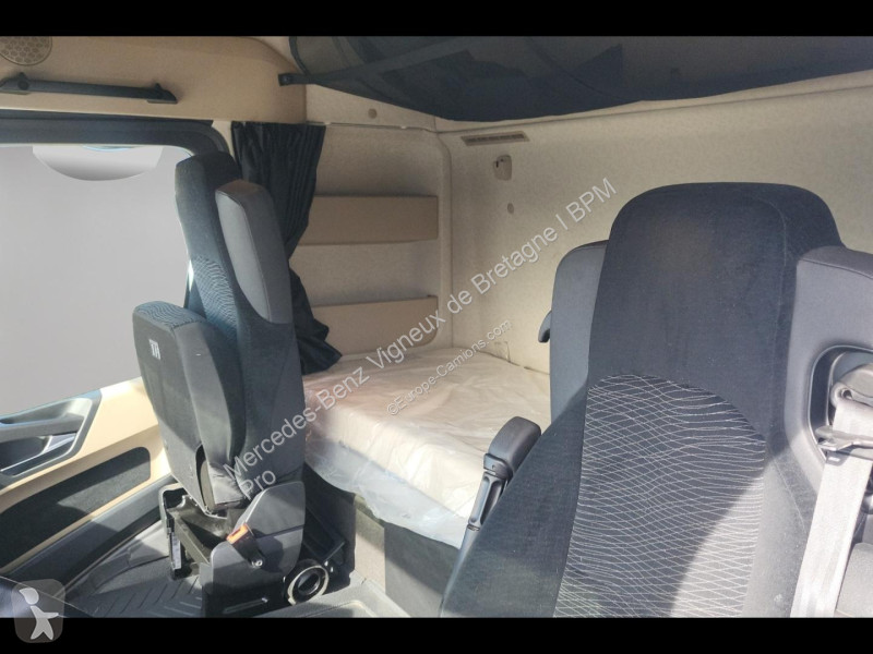 Cabeza tractora Mercedes II 1842 StreamSpace...