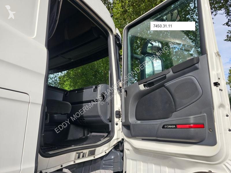 Nyergesvontató Scania Highline