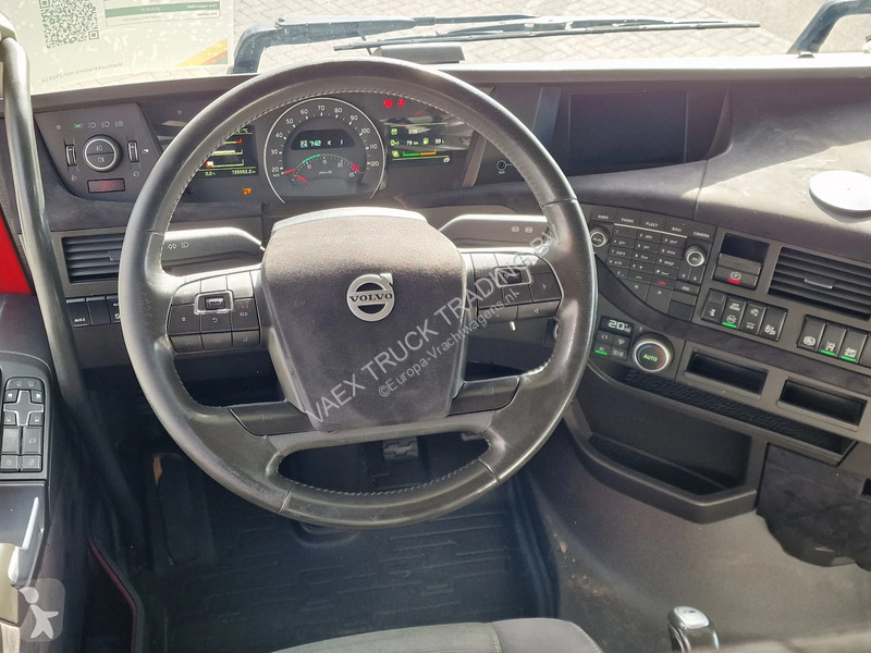 Cabeza tractora Volvo 13500 Globetrotter XL...