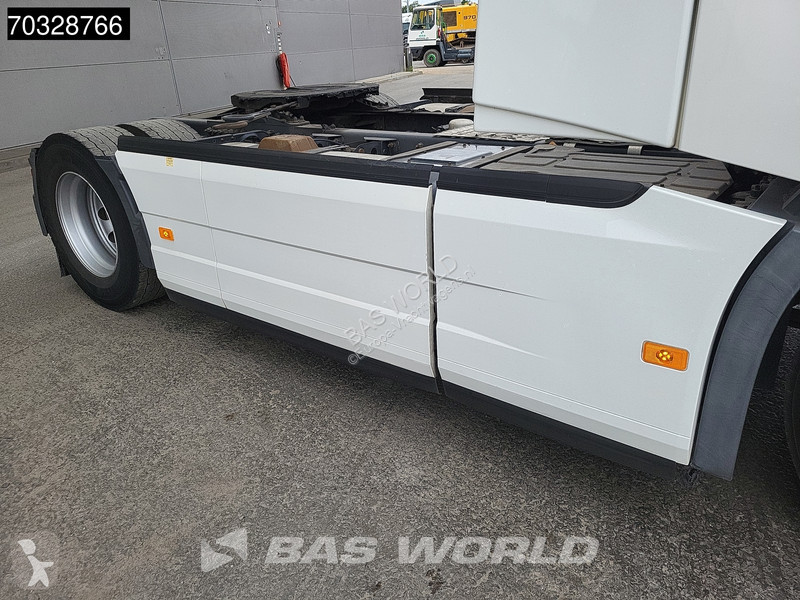 Tahač Volvo 500 4X2 XL 2xTanks Xenon I-ParkCool...