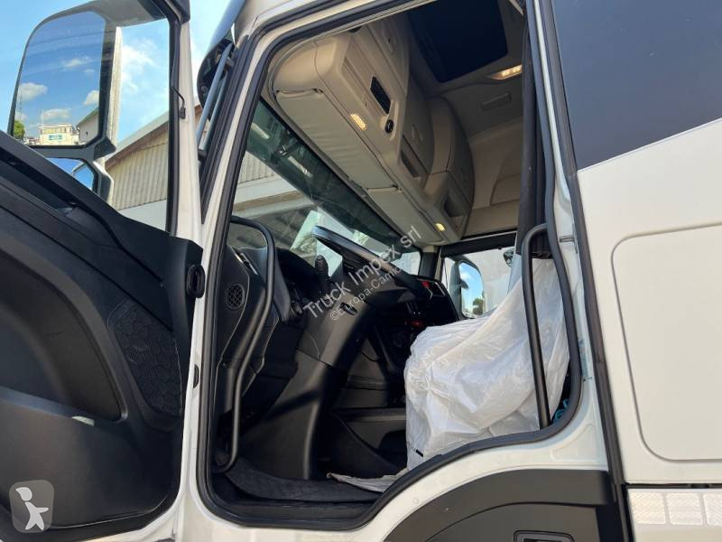 Cabeza tractora Iveco 490