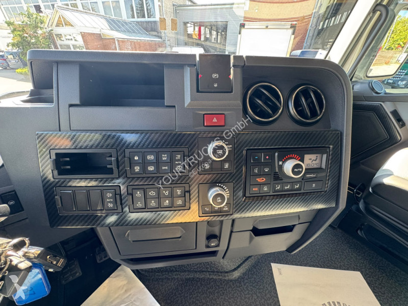 Cabeza tractora Renault   T440  Hi-Sleeper...