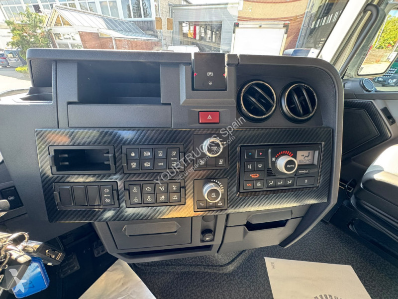Cabeza tractora Renault   T440  Hi-Sleeper...
