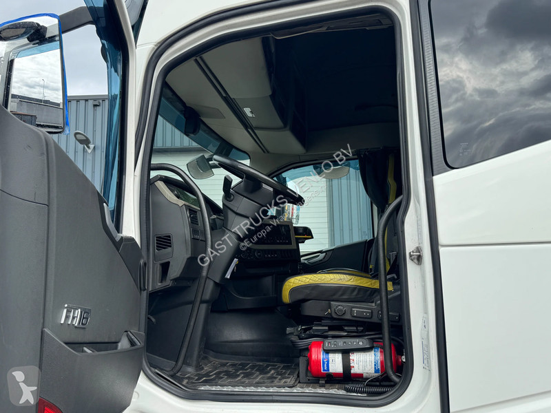 Cabeza tractora Volvo 750 6x2 Retarder Globe XL