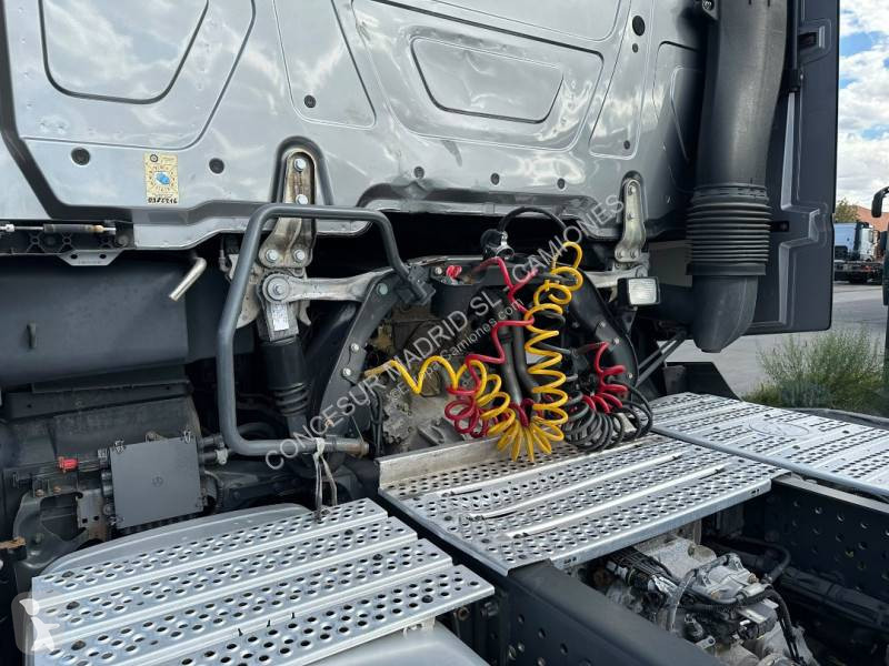 Cabeza tractora Mercedes 1851 LS