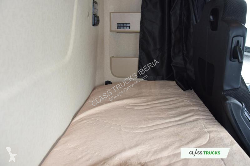 Cabeza tractora Mercedes 1845