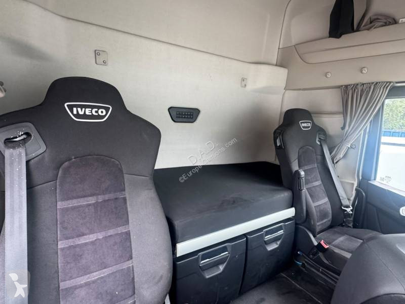 Tahač Iveco 460
