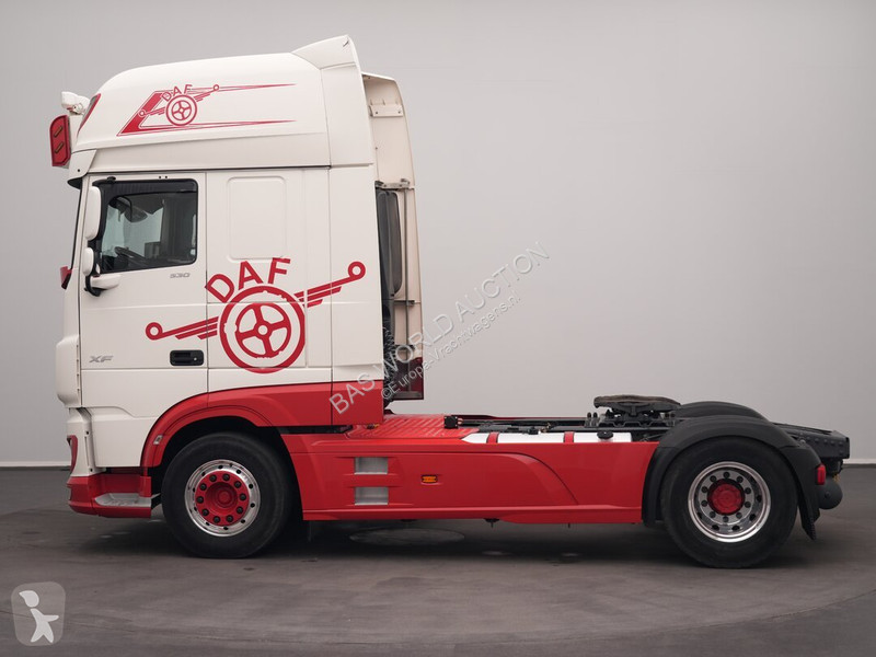 Tahač DAF 530