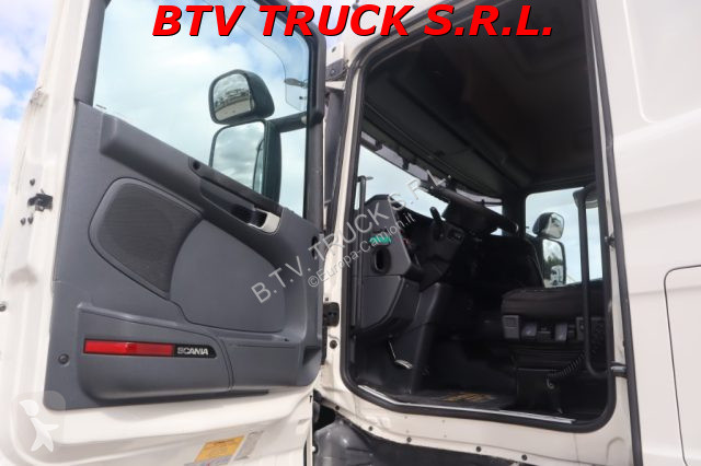 Nyergesvontató Scania DA