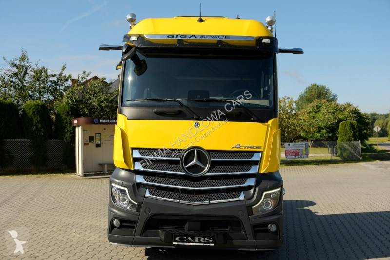 Tahač Mercedes 1835