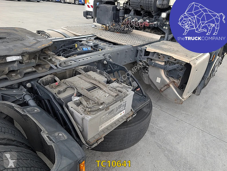 Tahač DAF 480