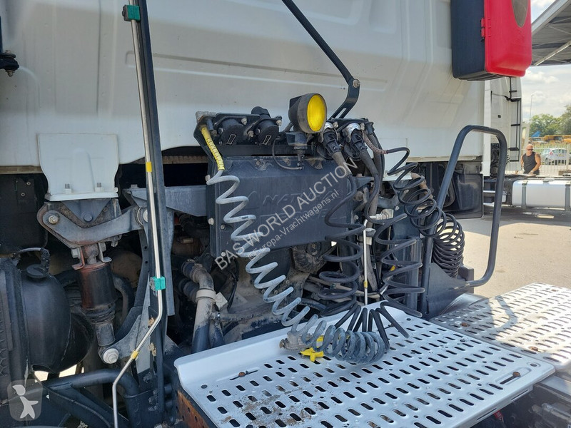 Nyergesvontató Iveco NP NP 460