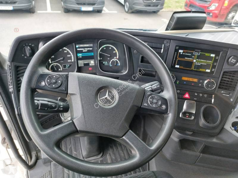 Nyergesvontató Mercedes 1845