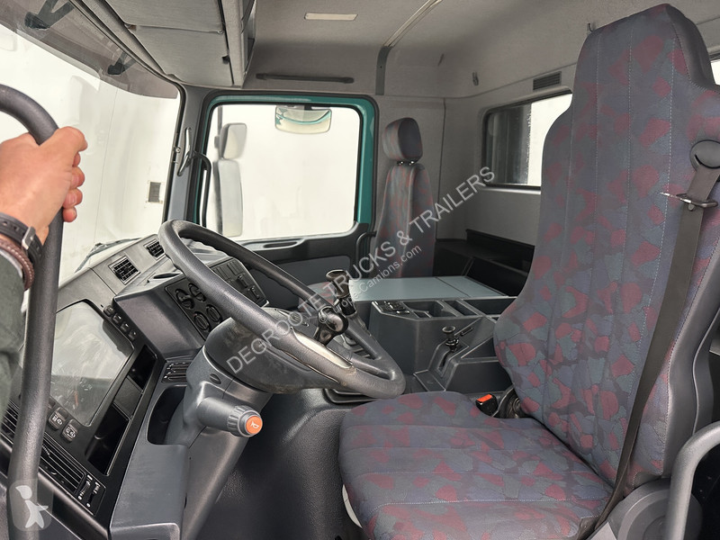 Nyergesvontató Mercedes 3343 - 6x6 - nieuwstaat