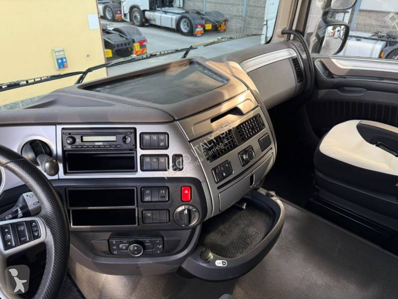 Cap tractor DAF 480