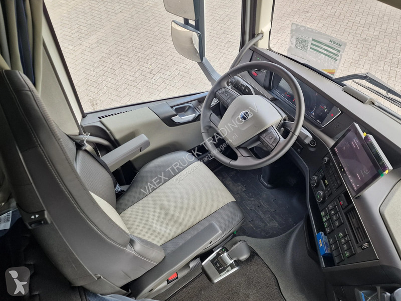 Tractor Volvo 13500 Globetrotter XL Aero 4x2 -...