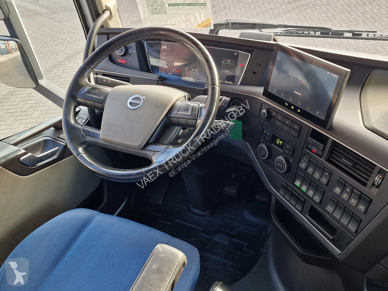 Cap tractor Volvo 13500 Globetrotter XL 6x2 -...