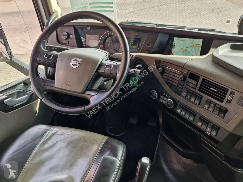 Cap tractor Volvo 13500 Globetrotter XL 6x2 -...