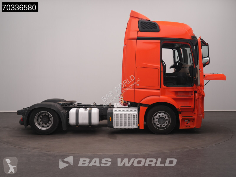 Ciągnik siodłowy Mercedes 1851 4X2 BigSpace...