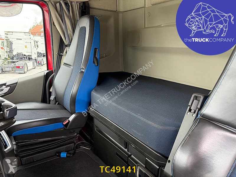 Тягач Volvo 500