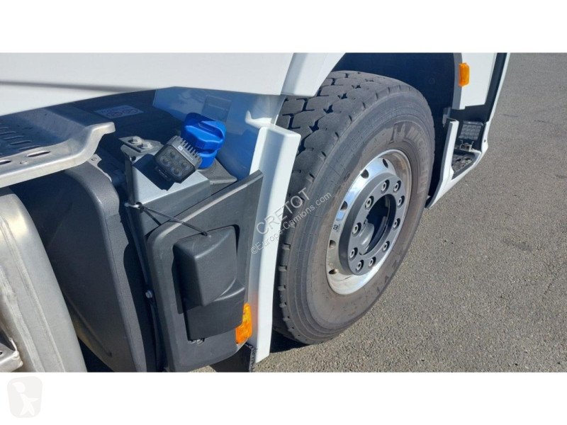 Тягач Iveco